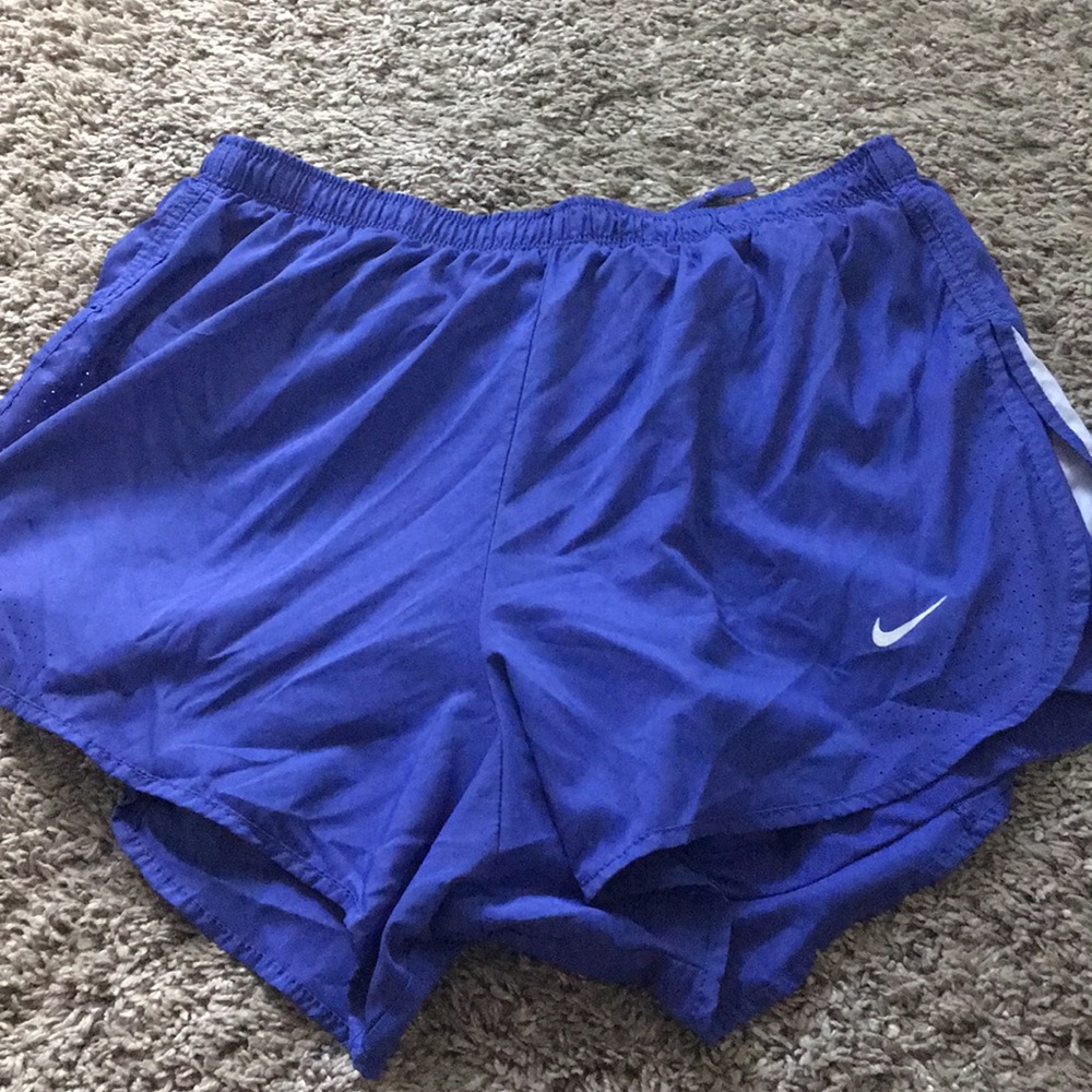 purple nike shorts with back pocket